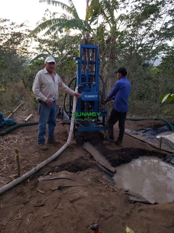 Máquina perforadora de pozos de agua HF260D en Guatemala